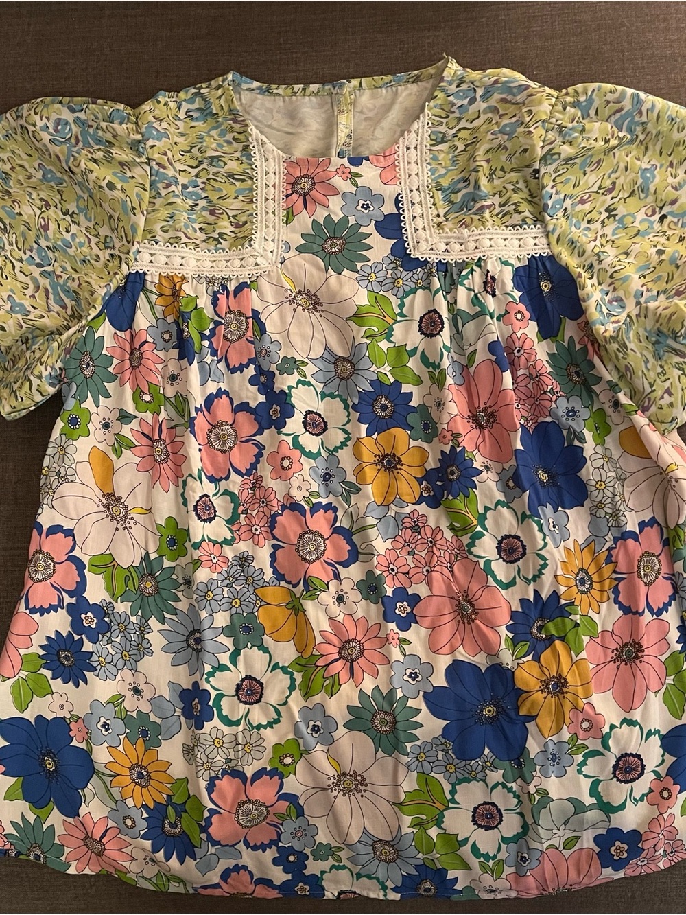 Women’s Floral Puff-Sleeve Top in Pastel Multicolor